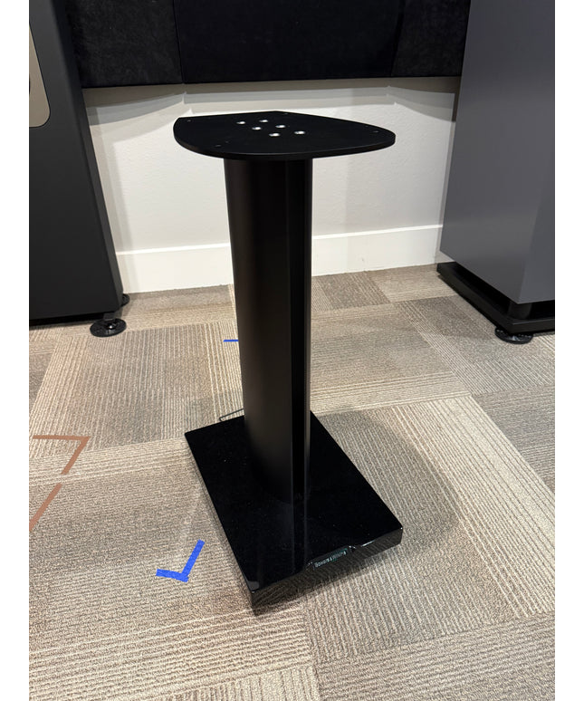 Bowers & Wilkins 805 D4 Stands