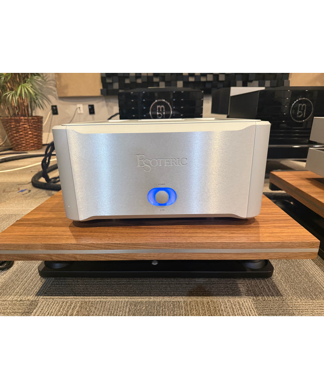 Esoteric S02 Amplifier