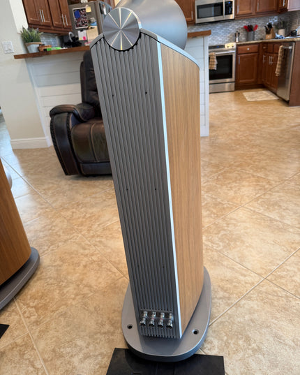 B&W (Bowers & Wilkins) 803 D4