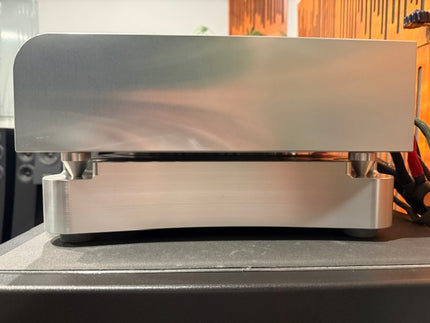 Dan D'Agostino Momentum Integrated Amplifier