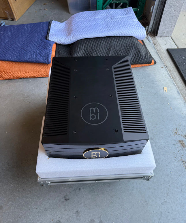 MBL 9008A Monoblock Amplifiers (Pair, Black and Gold) - MBL 9008 A