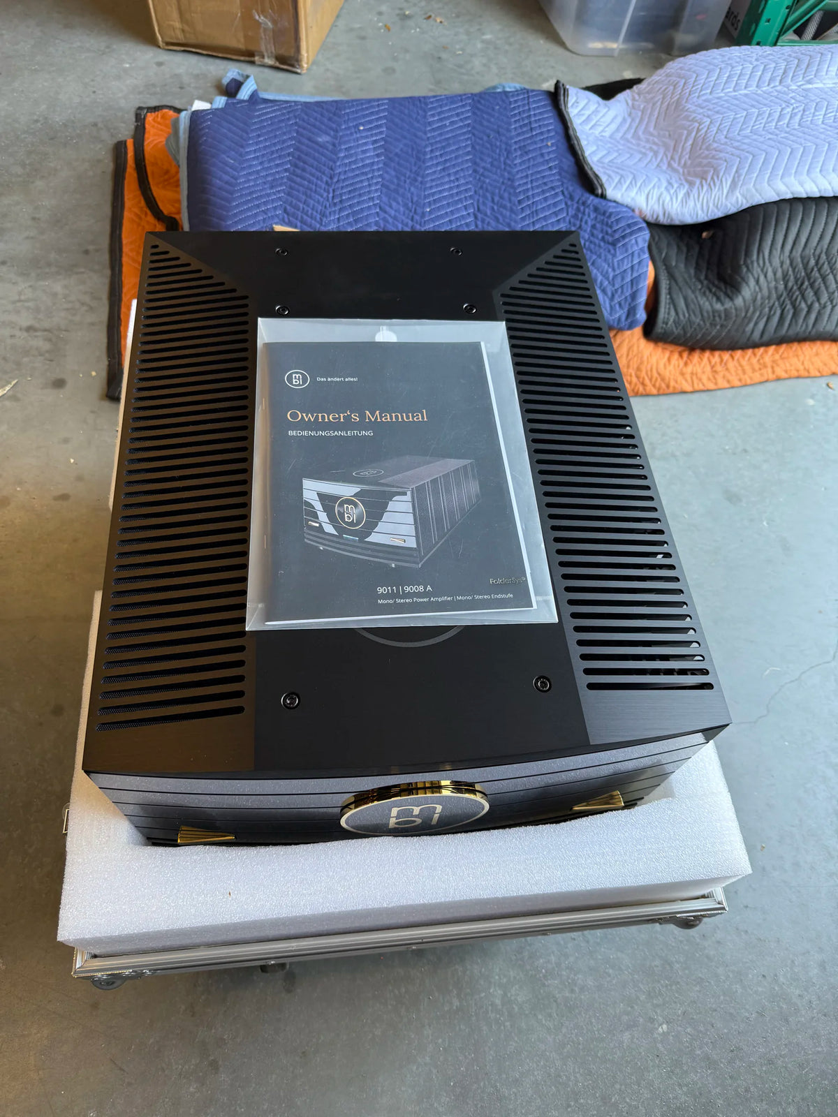 MBL 9008A Monoblock Amplifiers (Pair, Black and Gold) - MBL 9008 A