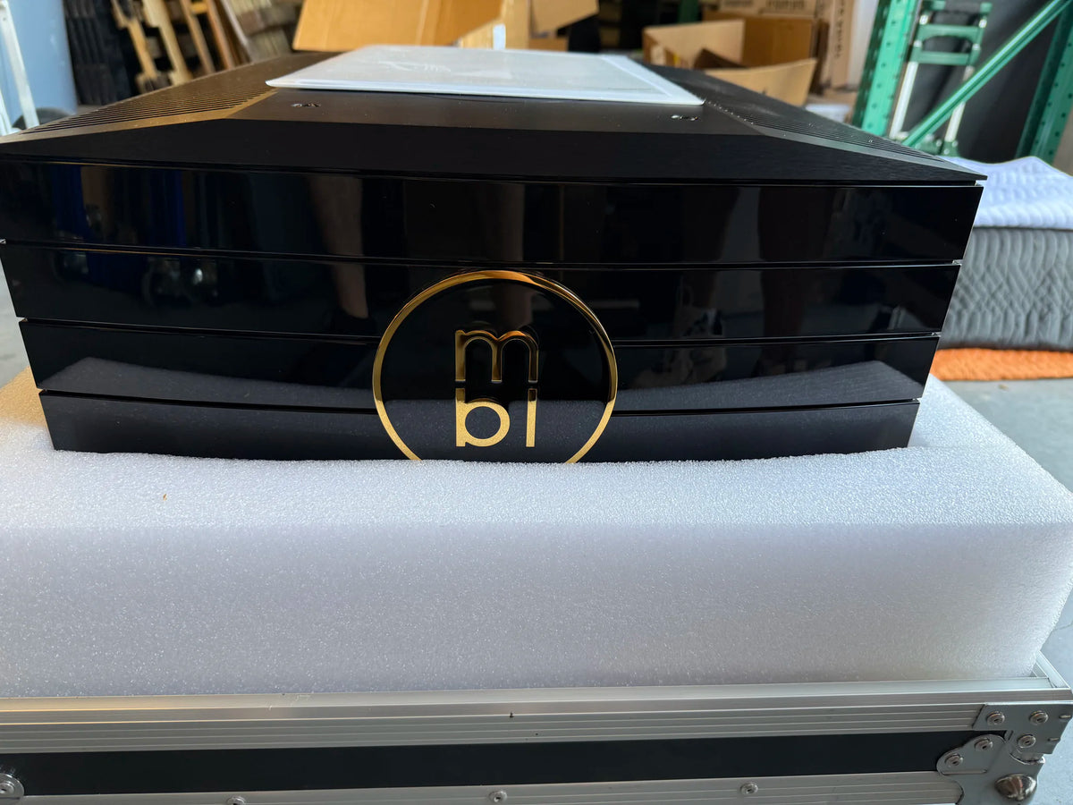 MBL 9008A Monoblock Amplifiers (Pair, Black and Gold) - MBL 9008 A